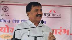 “तुझ्या अंगावरचे कपडे आम्ही दिलेत, बापाला पेरणीला पैसेही”, भाजपा आमदार लोणीकरांचं वादग्रस्त वक्तव्य; म्हणाले, “तुझ्या मायचा…”